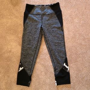 Grey leggings with floral and mesh detail